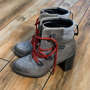 Sorel Blake in Quary - Gray Heeled Boots with Red Laces- new size 9